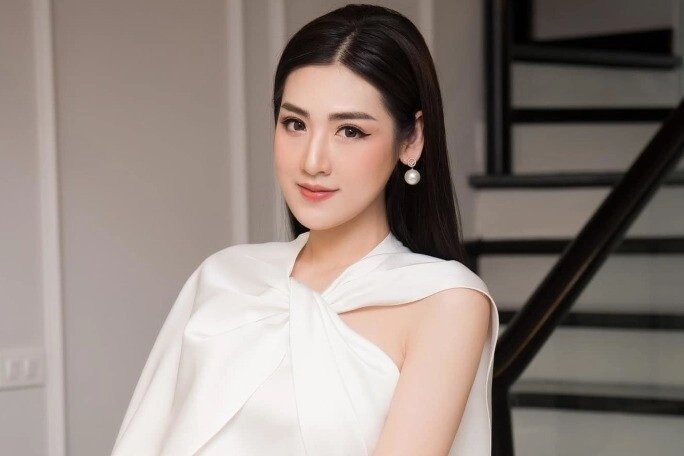 Á hậu có vẻ đẹp chuẩn từng cm rời làng giải trí về bán bánh tráng trộn lại mua được penthouse hàng chục tỷ nuôi 5 con - 3