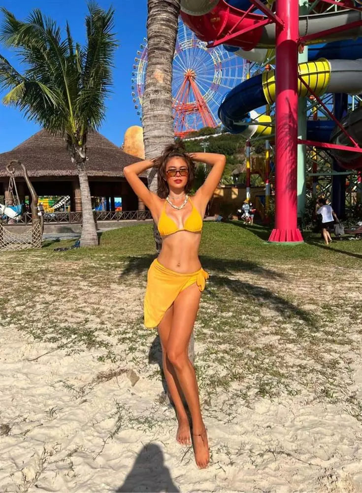 Á hậu một con diện bikini nhỏ xíu khoe dáng căng đét ngay lập tức được khuyên trở lại đường đua hương sắc - 7