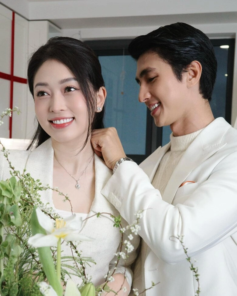 Á hậu phương nga vướng nghi vấn mang thai con đầu lòng em chồng liền đăng video thay lời bình an - 11