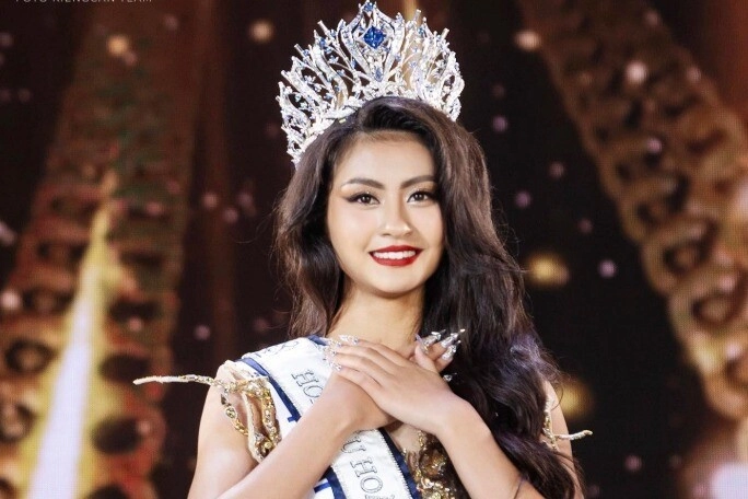 Á hậu việt đăng quang trong nước mắt vì bị cả sân khấu hoá biển đen từng vượt xa thành tích của quế anh - 2