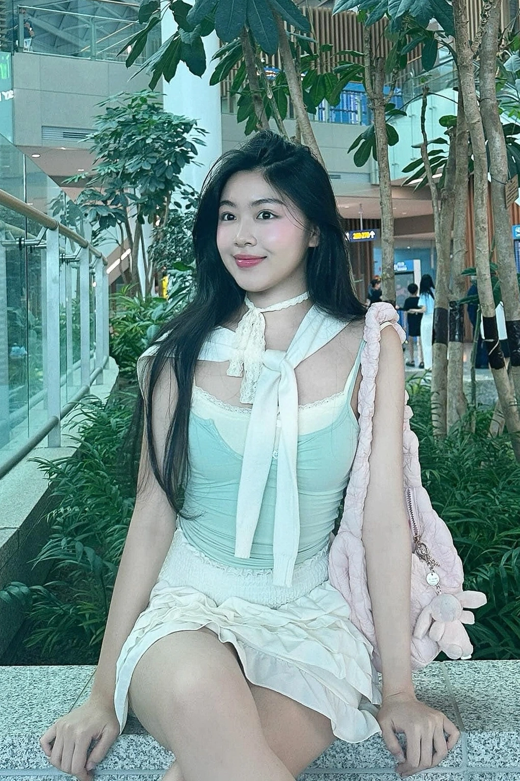 Ái nữ 19 tuổi nhà mc quyền linh khuôn trăng đầy đặn nét ngài nở nang dân mạng gọi luôn là hoa hậu không cần vương miện - 2