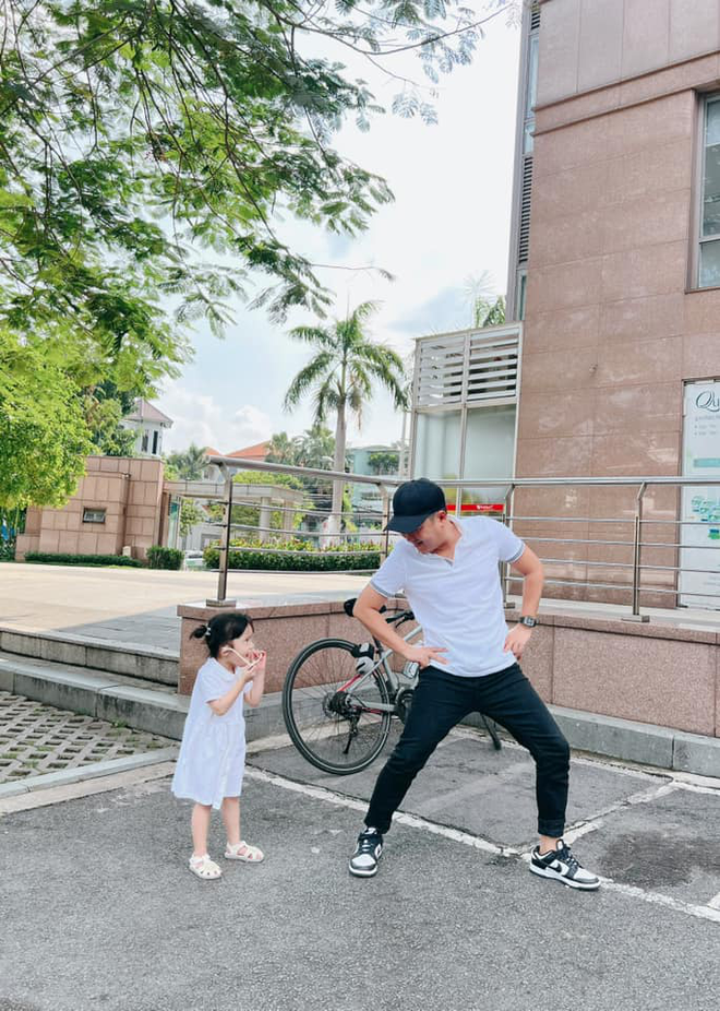 Ái nữ xinh như búp bê của trường giang líu lo hát tiếng pháp nhã phương cho biết con mệt vì học nhiều ngoại ngữ - 6