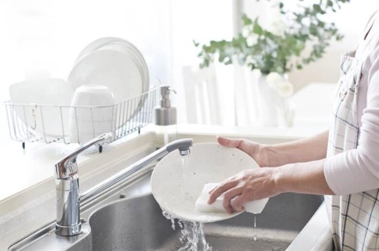 Ăn cơm xong đi rửa bát luôn là sai nhân viên vệ sinh nhà hàng chỉ ra lý do - 2