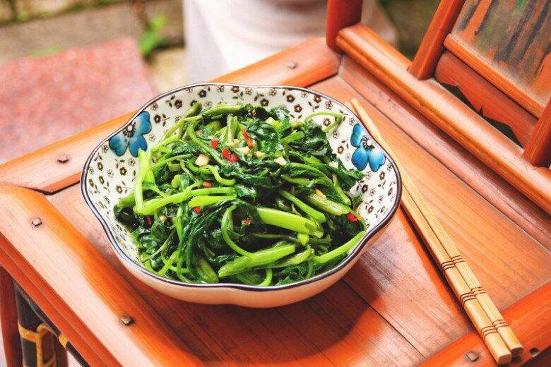 Ăn mãi mới biết rau này giàu kali và canxi đem xào hay bóp nộm đều ngon lại giòn sần sật - 8