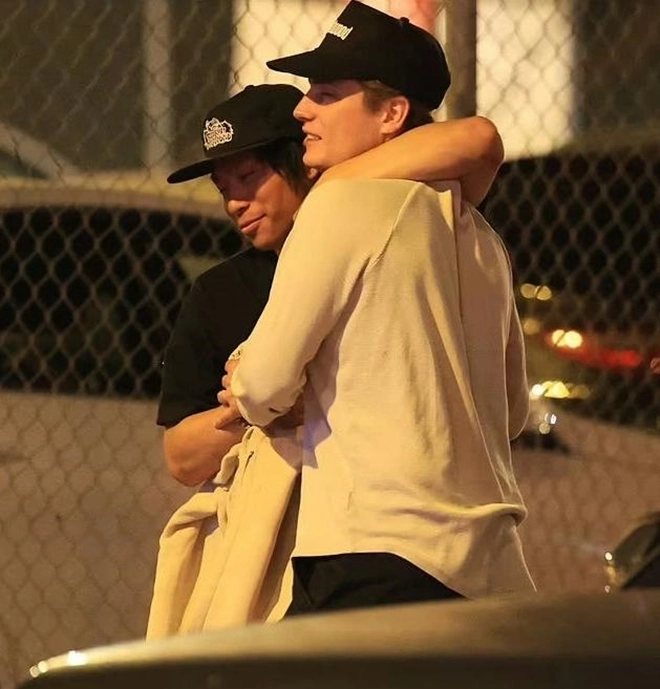 Angelina jolie vừa lơ là pax thiên đã mất kiểm soát tìm tới câu lạc bộ thoát y say xỉn không đi nổi - 4