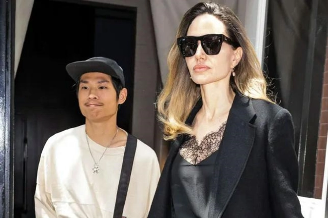 Angelina jolie vừa lơ là pax thiên đã mất kiểm soát tìm tới câu lạc bộ thoát y say xỉn không đi nổi - 11