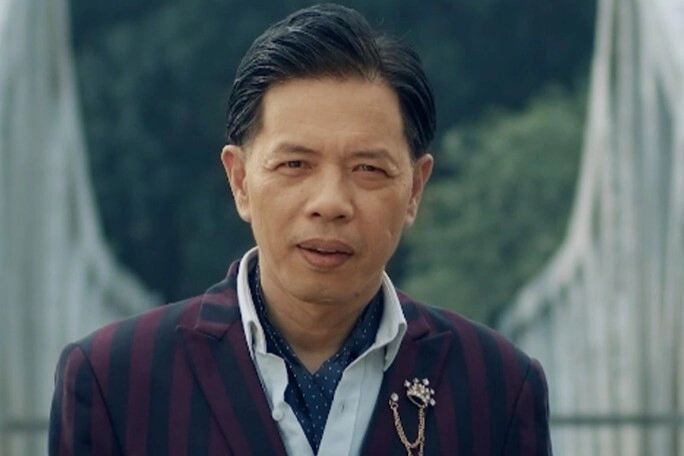 Anh bạn cùng khóa lý hùng được mệnh danh vua trong nghề yêu cô học trò xinh như hoa hậu - 3