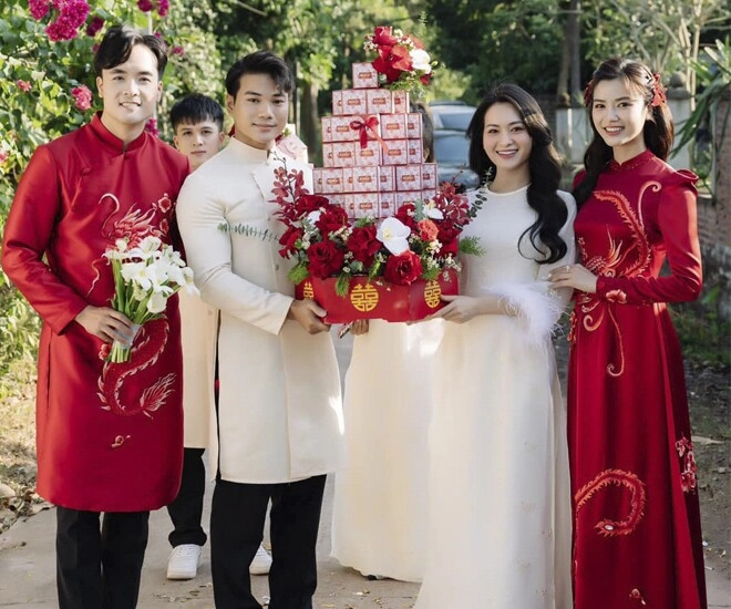 Anh đào sau nửa năm làm đám cưới ngày trước tôi chỉ thơm bạn diễn chứ lấy chồng rồi tôi hôn mãnh liệt luôn - 1