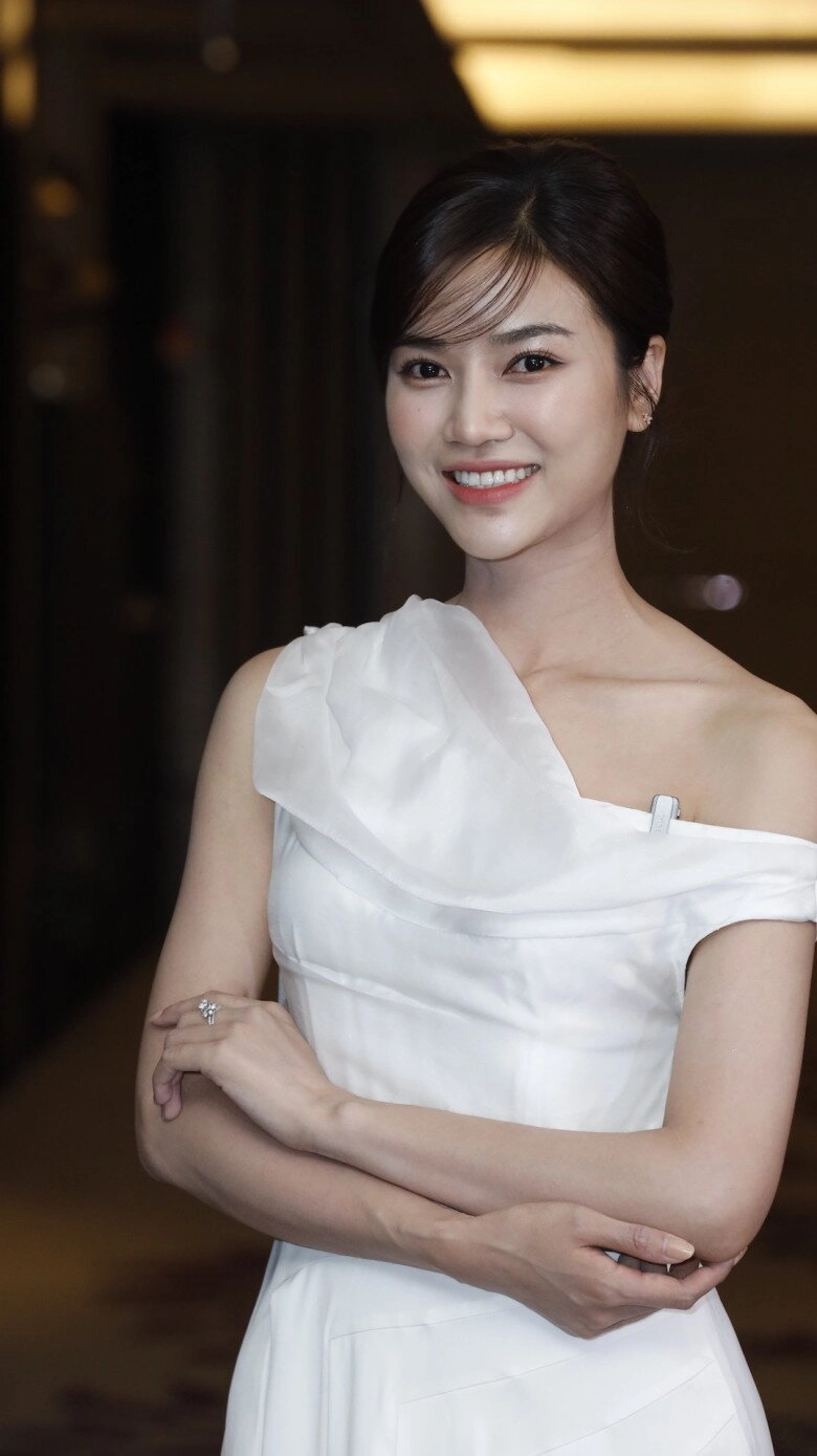 Anh đào sau nửa năm làm đám cưới ngày trước tôi chỉ thơm bạn diễn chứ lấy chồng rồi tôi hôn mãnh liệt luôn - 8