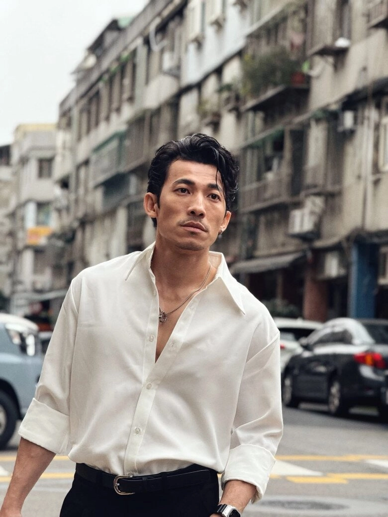 anh trai chông gai bỏ nghề văn phòng lương 7 triệutháng đi đóng phim được khán giả trung khen đẹp như lương triều vỹ - 7