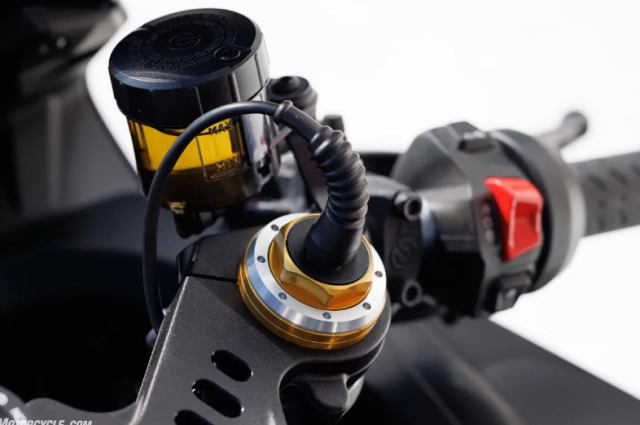 Aprilia rsv4 factory 1100 2026 đỉnh cao sức mạnh và sự tinh tế trên hai bánh xe - 6