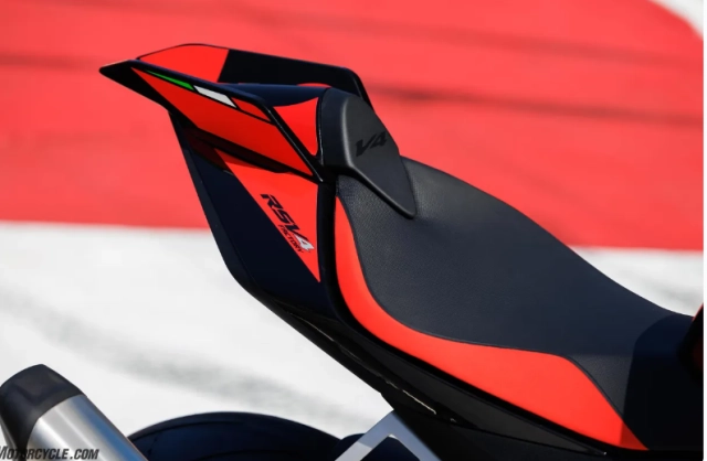 Aprilia rsv4 factory 1100 2026 đỉnh cao sức mạnh và sự tinh tế trên hai bánh xe - 9
