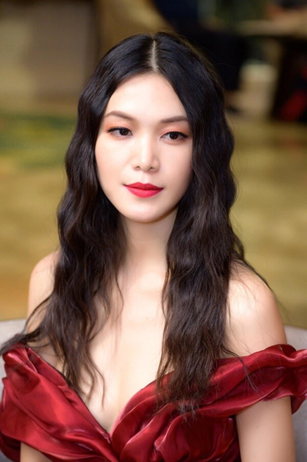 Ba nàng hậu việt từng từ chối cơ hội chạm tay vào vương miện thế giới có người được ví là thần tiên tỷ tỷ - 8