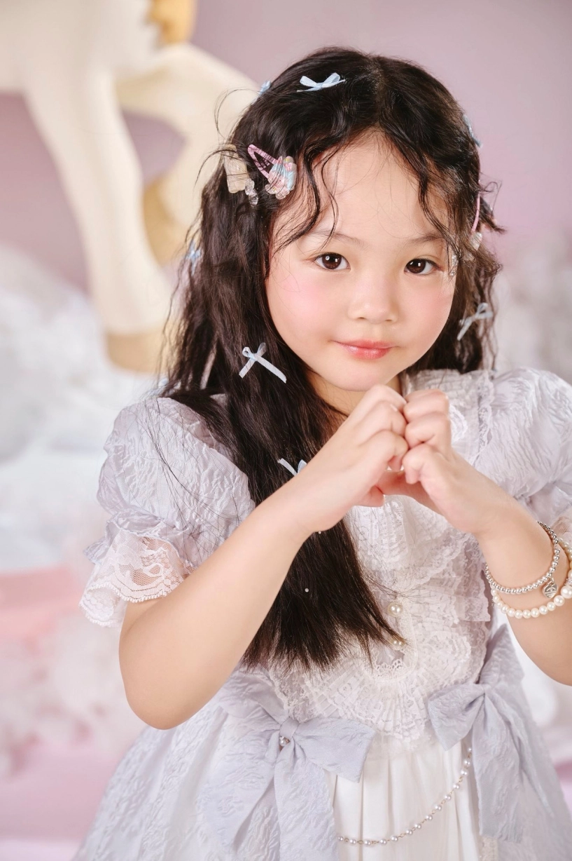 Ba nhóc tì gây chú ý của cường đô la - 7