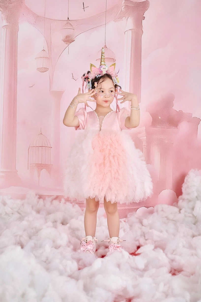 Ba nhóc tì gây chú ý của cường đô la - 9