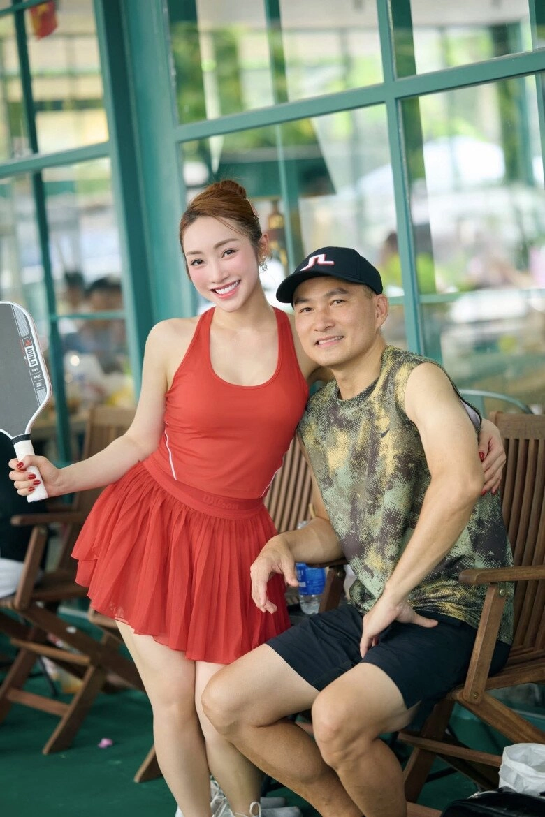 Bà xã chi bảo mê môn thể thao này hơn cả chồng ẵm con theo để độ dáng - 7