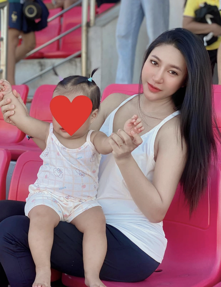 Bà xã thủ môn đình triệu - cựu thí sinh the face gây chú ý với sắc vóc gái một con - 4