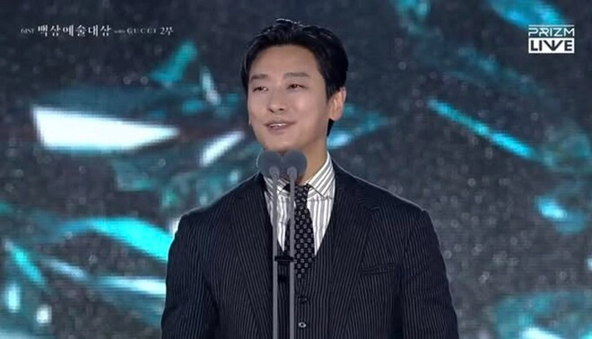 Baeksang 2025 đoàn phim khi cuộc đời cho bạn quả quýt thắng đậm trừ iu và park bo gum - 4