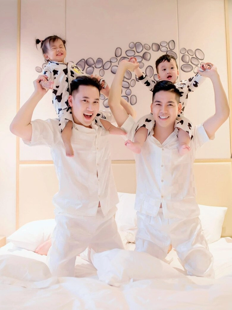 Bạn đời hà trí quang khoe con trai đẹp hơn ba là nhà có phúc 3 tuổi bộc lộ năng khiếu nghệ thuật - 12