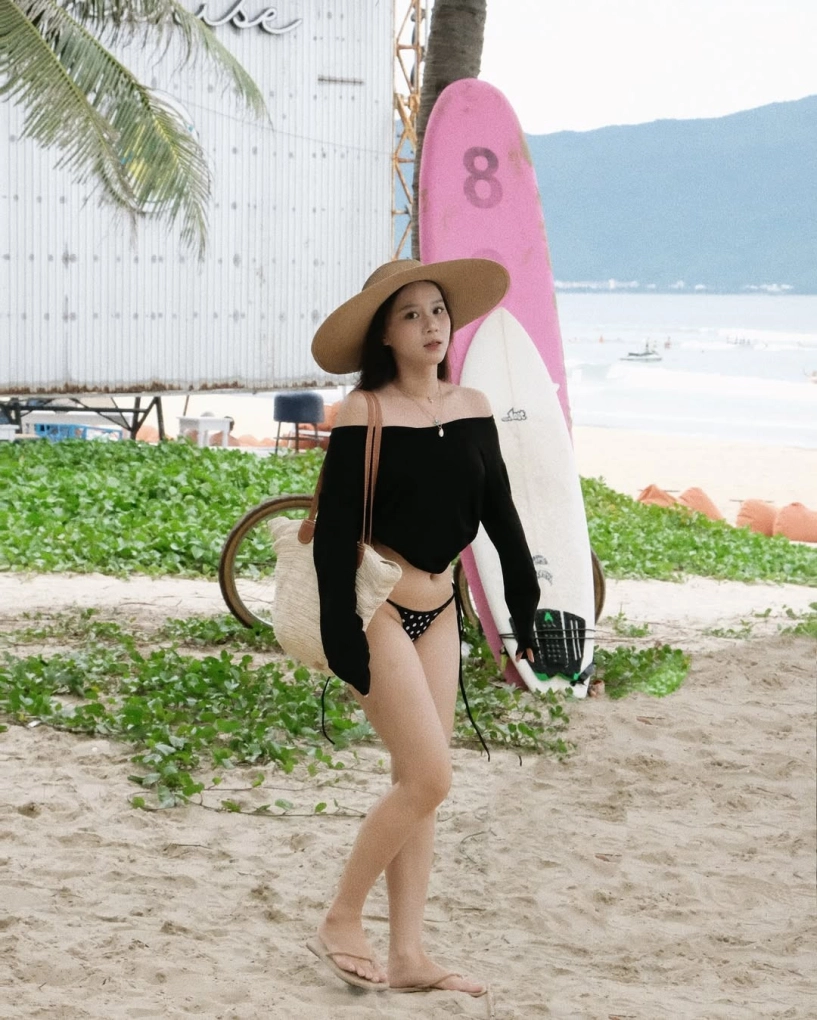 Bạn gái nhâm mạnh dũng gây sốt với loạt ảnh bikini nóng bỏng mắt - 3