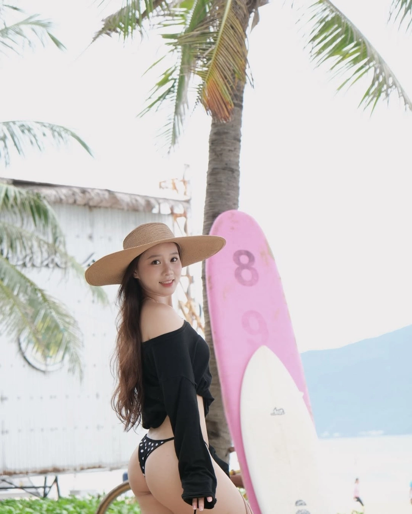 Bạn gái nhâm mạnh dũng gây sốt với loạt ảnh bikini nóng bỏng mắt - 5