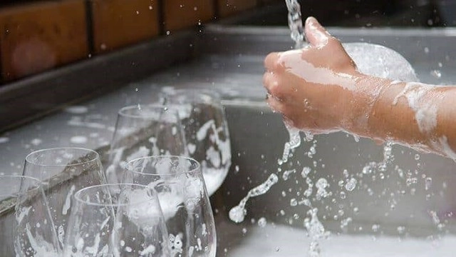 Bật mí vài mẹo làm sạch đồ dùng trong nhà tiết kiệm thời gian cho chị em nội trợ - 3