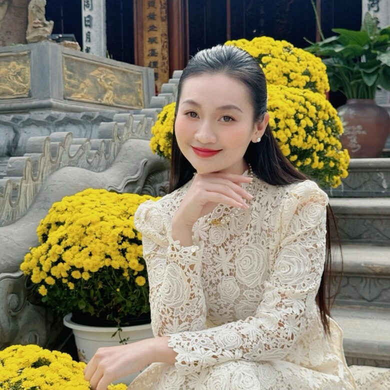 Bất ngờ với hình ảnh dân chơi của nữ csgt kẹp cổ báo thủ - 14