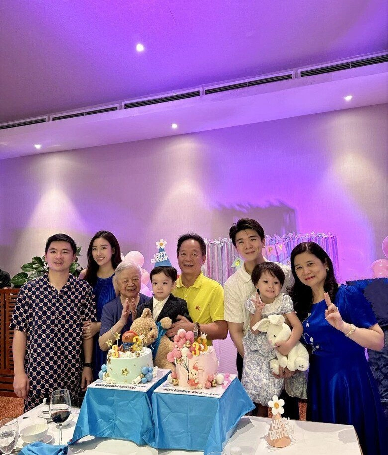 Bầu hiển dắt cháu đích tôn đi xem bóng đá con dâu hào môn đỗ mỹ linh được khen hết lời khi đảo ngói - 9