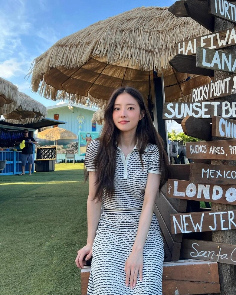 Bé gái sinh ra đẹp như tranh vẽ mẹ cho làm diễn viên vì sợ bị bắt cóc nhan sắc khi lớn gây rúng động cả nước - 8