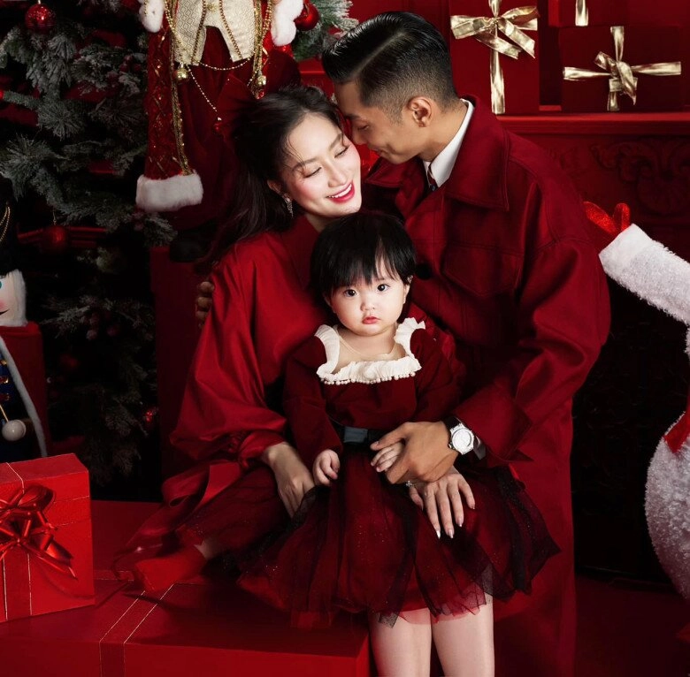 Bé lisa nhà khánh thi - phan hiển vừa thôi nôi đã nhập môn dancesport học viên nhỏ nhất đến lớp trông cực yêu - 12