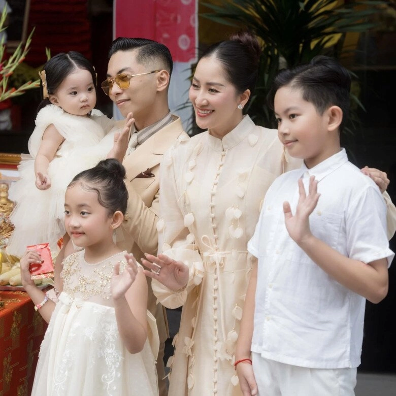 Bé lisa nhà khánh thi - phan hiển vừa thôi nôi đã nhập môn dancesport học viên nhỏ nhất đến lớp trông cực yêu - 14