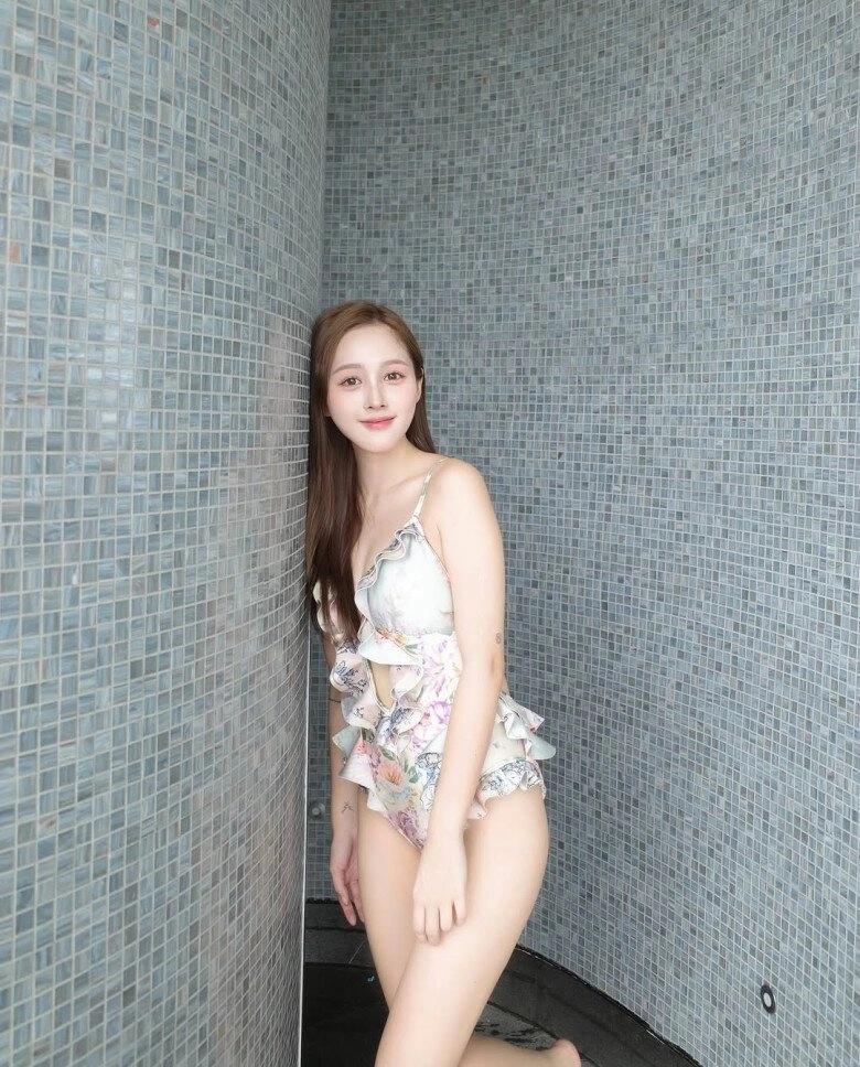 Bí quyết giảm 65kg trong 1 tuần tập 4 động tác trước khi ngủ giúp eo thon bụng phẳng không tưởng - 2