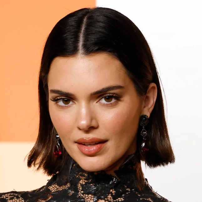Blunt bobs jellyfish cut - những xu hướng tóc mới nhất các sao đang yêu thích - 1