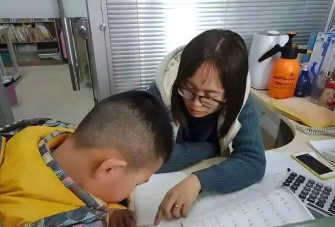 Bố mẹ có bằng tiến sĩ nhưng con học rất kém cặp vợ chồng làm xét nghiệm adn kết quả choáng váng - 2