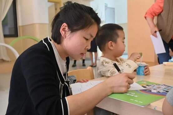 Bố mẹ có bằng tiến sĩ nhưng con học rất kém cặp vợ chồng làm xét nghiệm adn kết quả choáng váng - 3