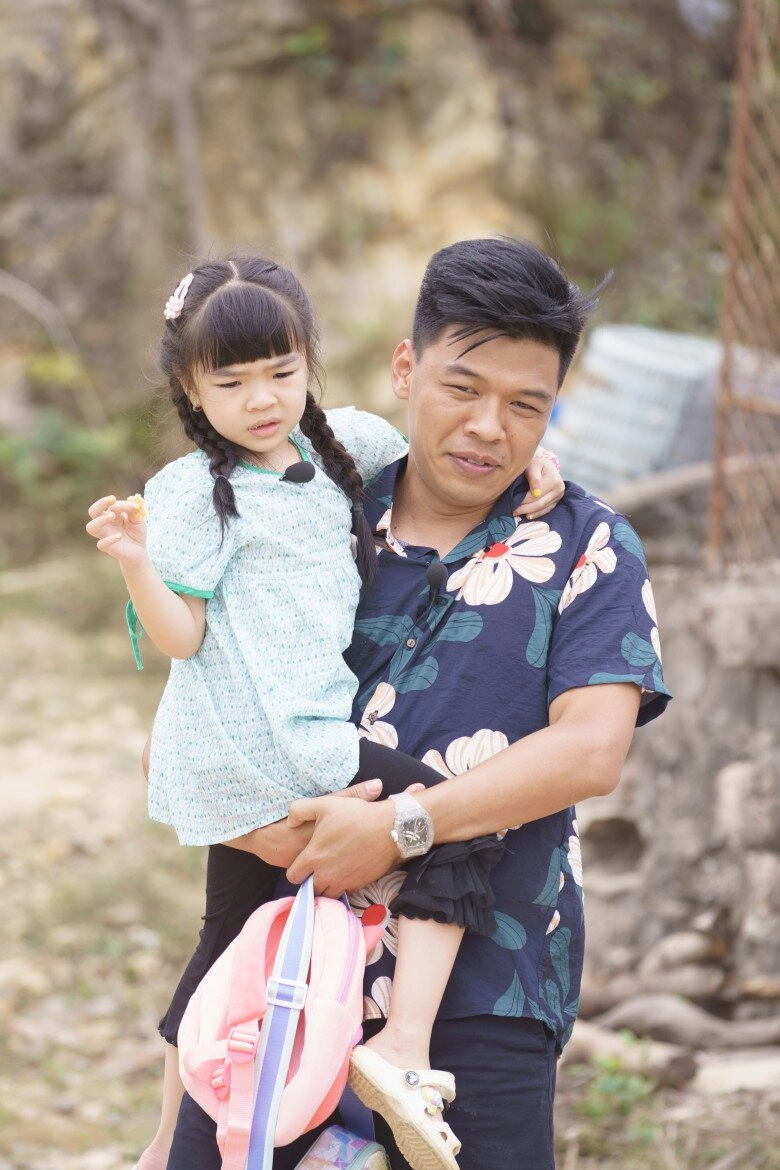 bố ơi mình đi đâu thế tập 1 anh tài neko lê khác lạ khiến fan không quen duy hưng bị thương phải chống nạng - 4