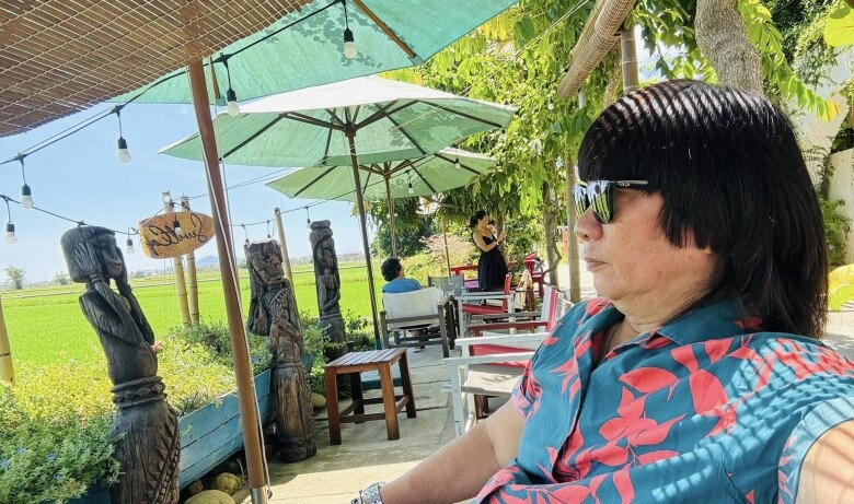 Bố ruột nsưt của siêu mẫu hà anh vẫn là bố bỉm phong độ tuổi 70 không ngại chung khung hình với vợ cũ - 5