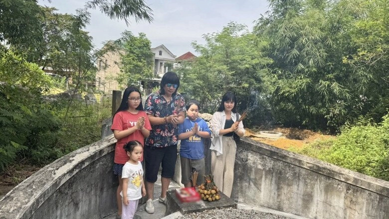 Bố ruột nsưt của siêu mẫu hà anh vẫn là bố bỉm phong độ tuổi 70 không ngại chung khung hình với vợ cũ - 11