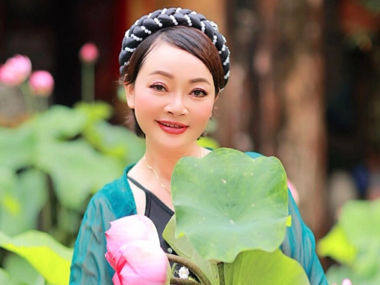 bông hậu làng hài ròng rã 15 năm để chữa bệnh không con u60 vẫn quyết đi ngược lại lời trăn trối của chồng - 2