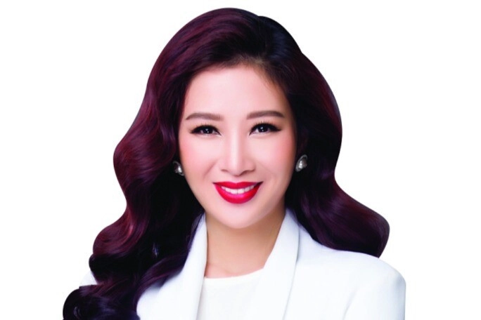 Bóng hồng làng hài có biệt danh do chí trung đặt lấy chồng kém 9 tuổi vào phòng đẻ vẫn được gọi đi quay phim - 1