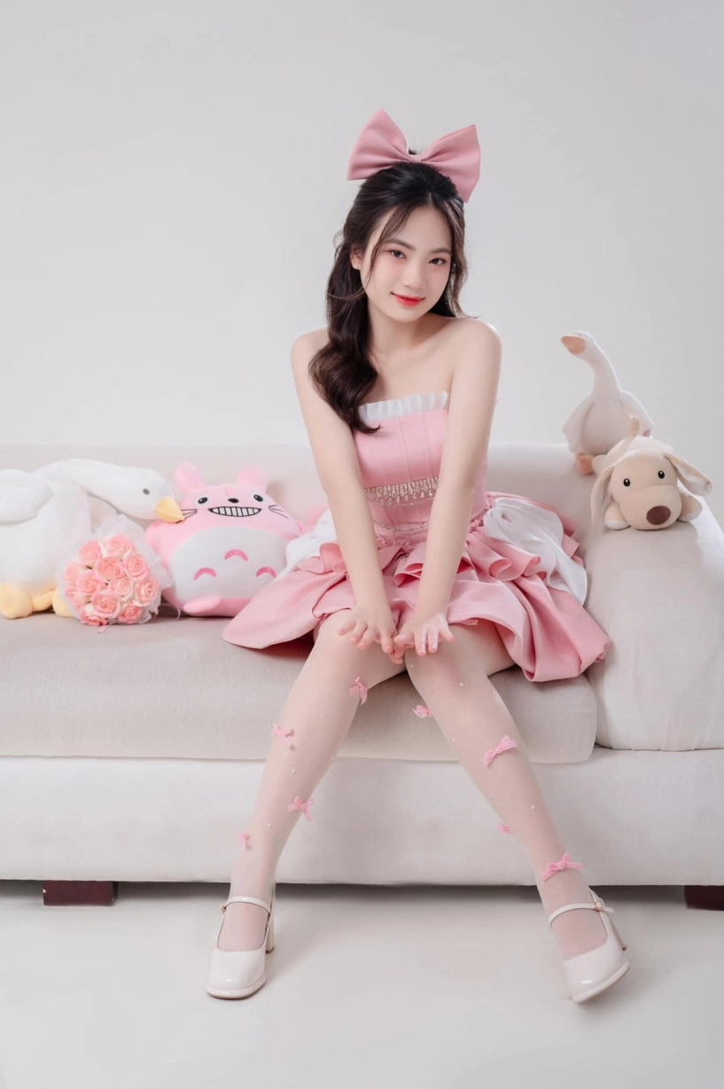 bông hồng thép xinh đẹp trong khối diễu binh diễu hành a80 - 9