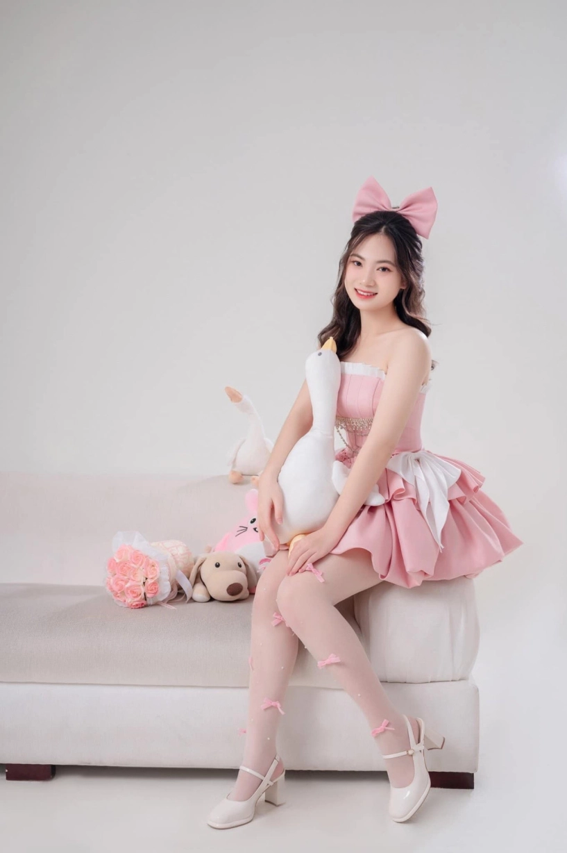bông hồng thép xinh đẹp trong khối diễu binh diễu hành a80 - 10