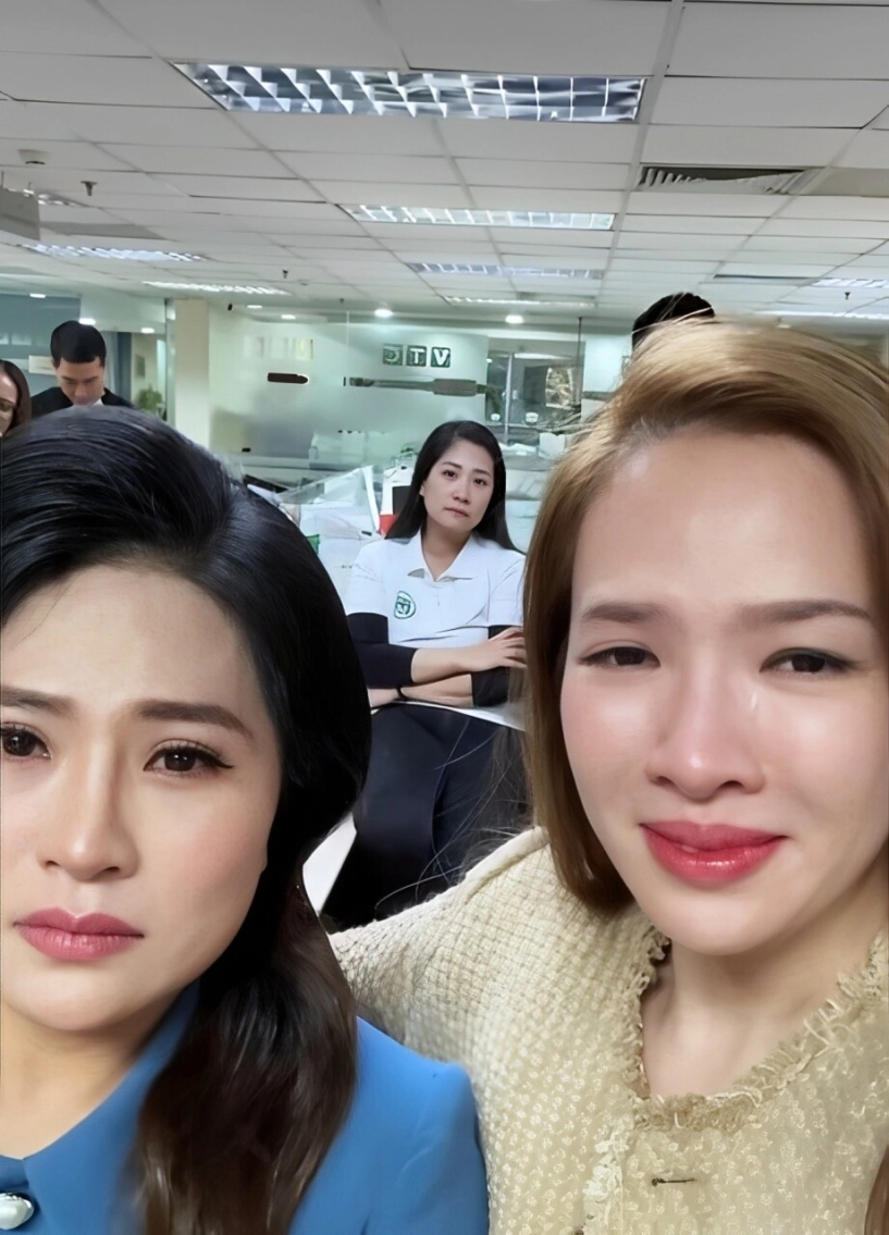 Btv đan lê sau 1 tháng nhà đài đóng cửa du lịch sang chảnh chồng đạo diễn quỳ gối mừng 14 năm đám cưới ngà - 12