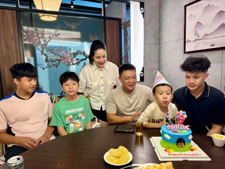 Btv vtv quang minh mừng con trai đầu lòng 17 tuổi thương quý tử năm nào cũng bị ba đè lên vai những kỳ vọng - 9