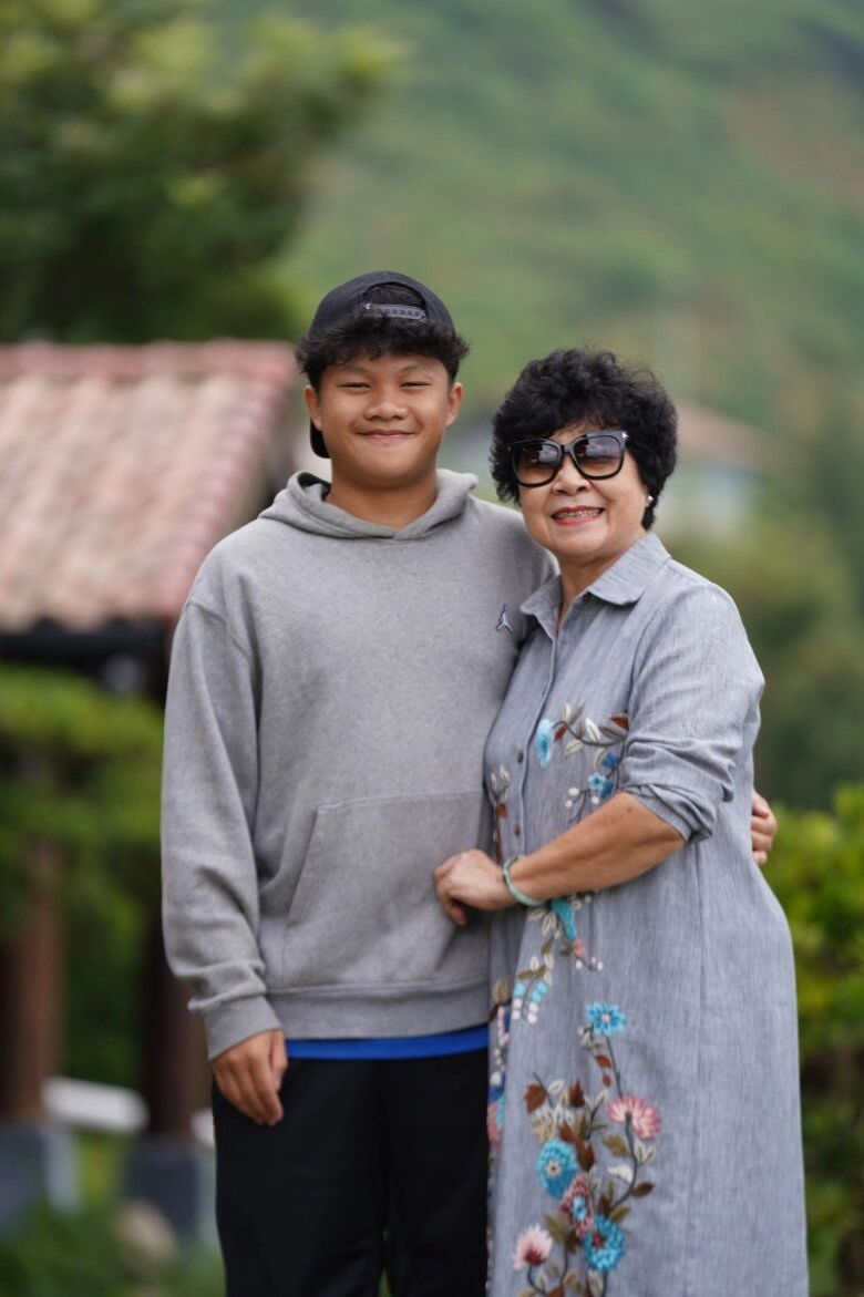 Btv quang minh tiễn con trai đi du học canada vì điểm thi thpt không khả quan viết tâm thư cực xúc động - 3