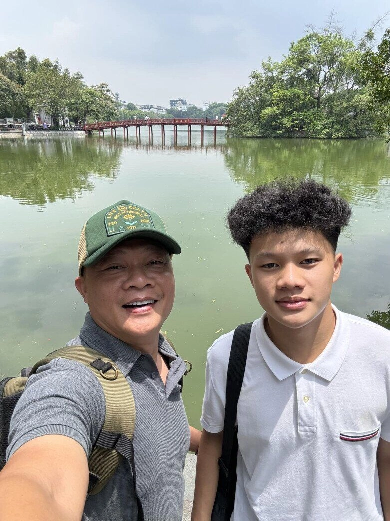 Btv quang minh tiễn con trai đi du học canada vì điểm thi thpt không khả quan viết tâm thư cực xúc động - 4