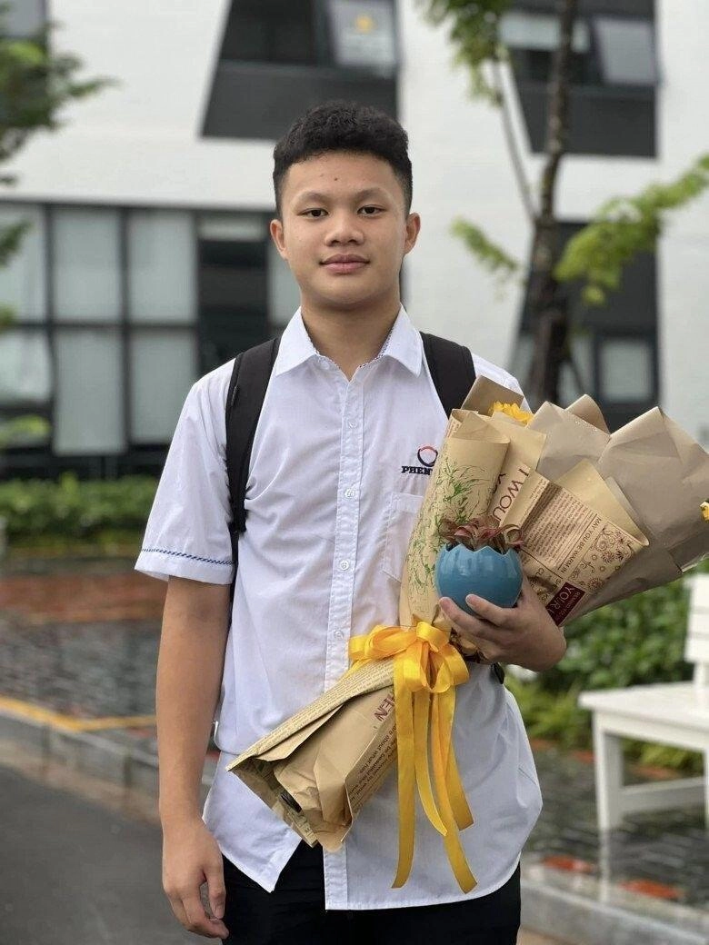 Btv quang minh tiễn con trai đi du học canada vì điểm thi thpt không khả quan viết tâm thư cực xúc động - 8
