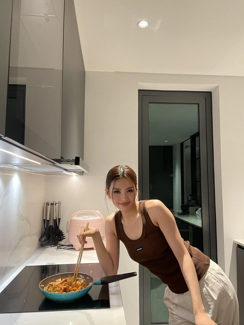 Bữa ăn trưa chưa tới 50 ngàn giúp cô gái có vẻ đẹp ngàn năm có một duy trì sắc vóc lay động lòng người - 4
