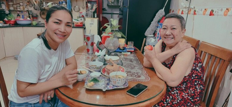 Ca sĩ đình đám ở mỹ về việt nam khoe mâm cơm nhà dân dã nhưng với cô là đỉnh của đỉnh - 5