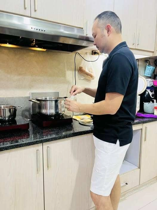 Ca sĩ đình đám ở mỹ về việt nam khoe mâm cơm nhà dân dã nhưng với cô là đỉnh của đỉnh - 9